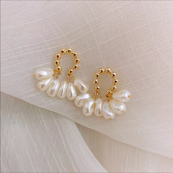 Baroque Pearl Style Earrings - Picture 2 of 15